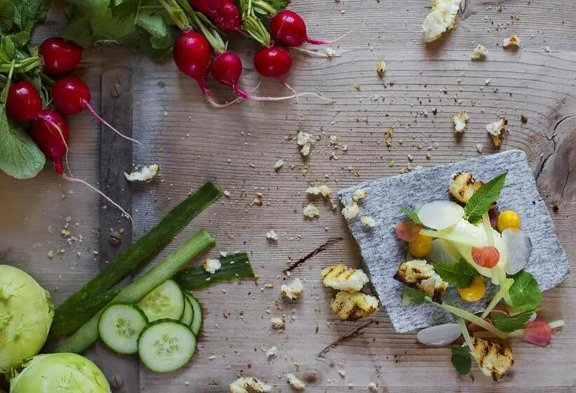 Retkeilymaja Casa Tödi Restaurant