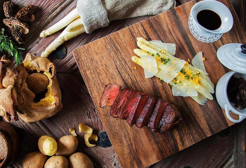 ユースホステル Casa Tödi Restaurant