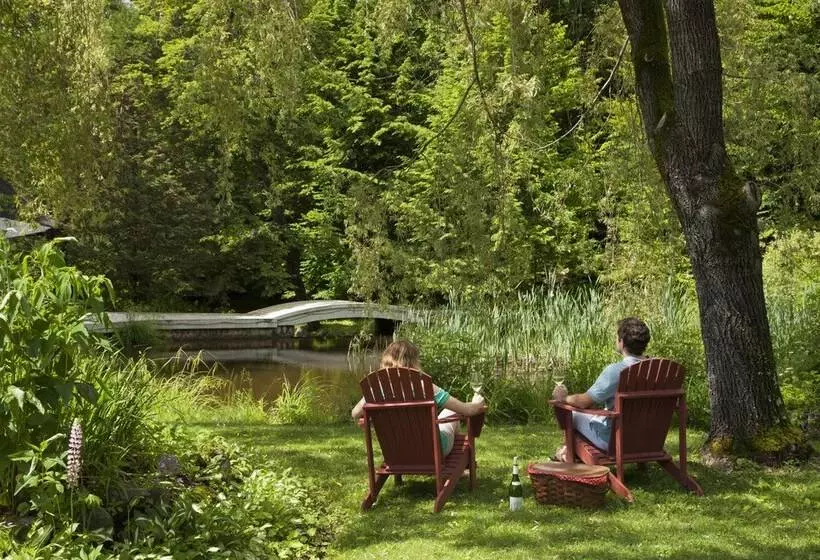 Retkeilymaja Friends Lake Inn