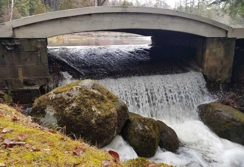 ユースホステル Friends Lake Inn