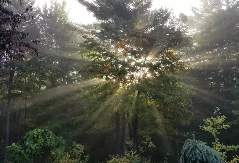 Retkeilymaja Friends Lake Inn