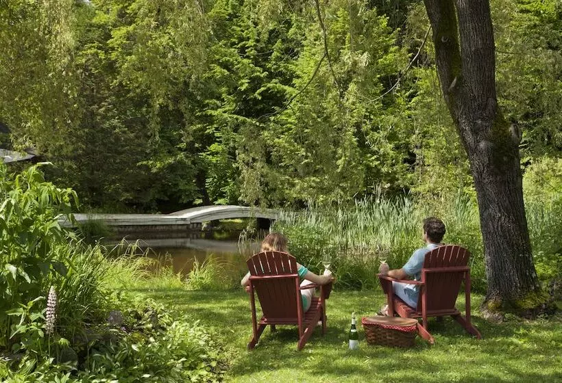 Retkeilymaja Friends Lake Inn