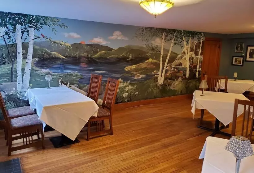 Retkeilymaja Friends Lake Inn