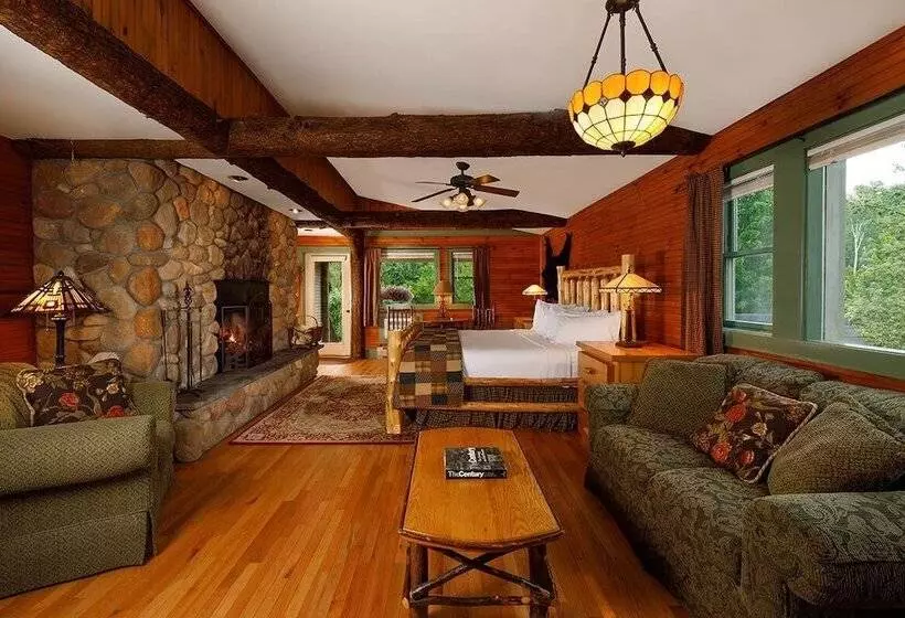 Retkeilymaja Friends Lake Inn