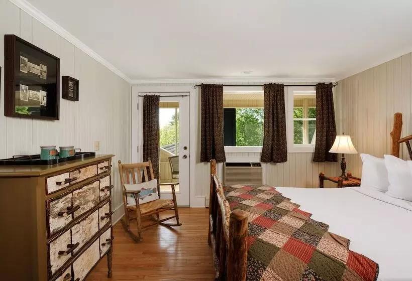 Retkeilymaja Friends Lake Inn