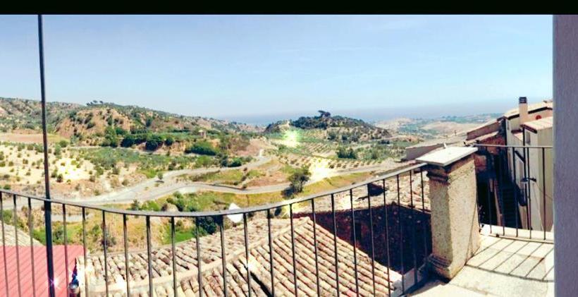 مبيت وإفطار Il Borgo & Il Feudo