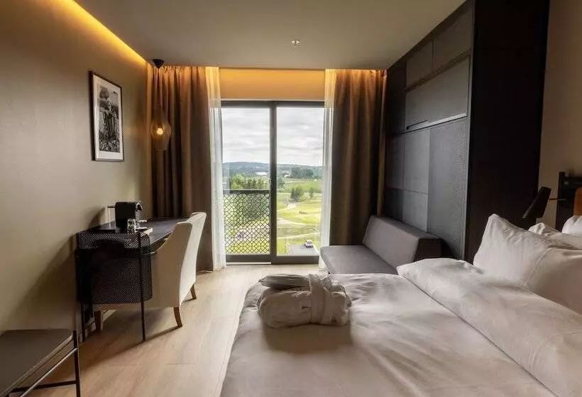 Hotelli Lily Country Club