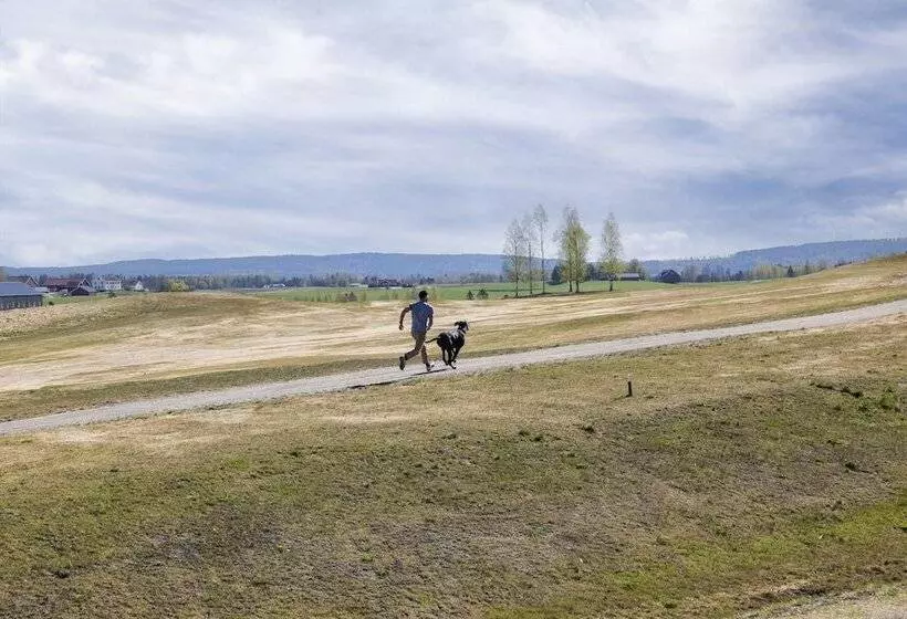 Hotelli Lily Country Club