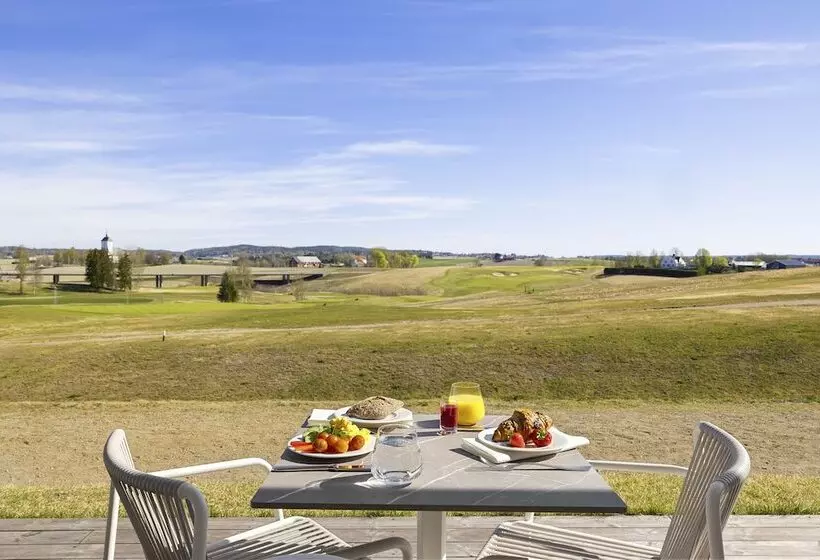 Hotelli Lily Country Club