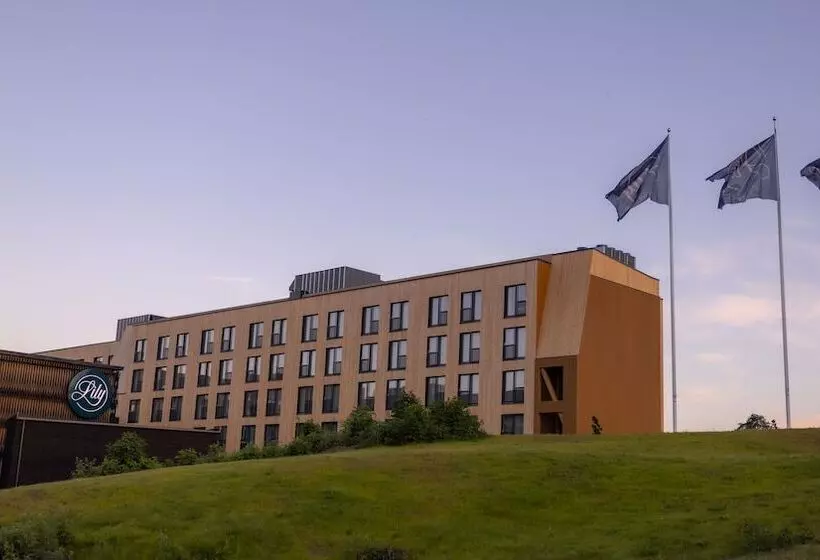 Hotelli Lily Country Club