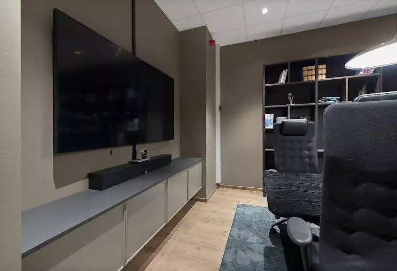 Hotelli Lily Country Club