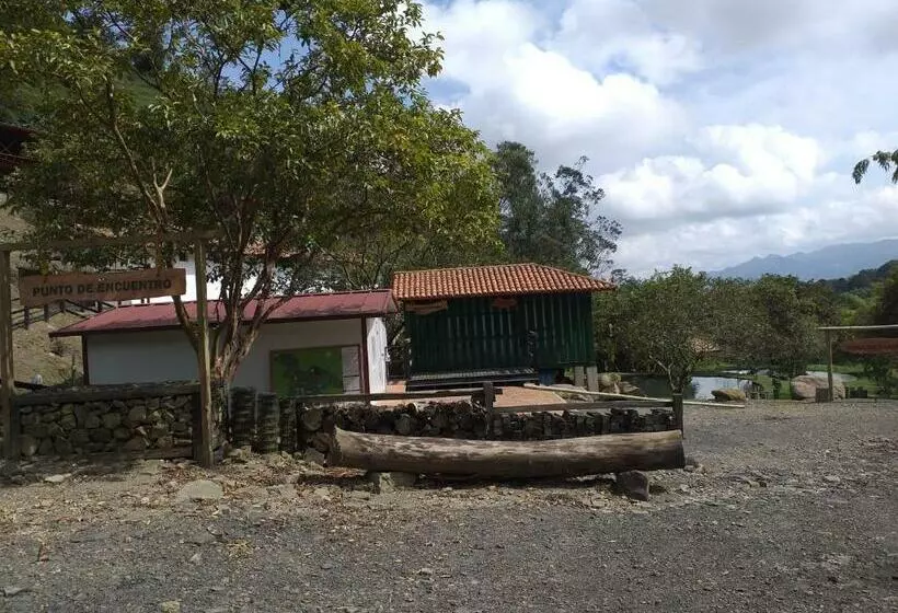 ホテル Primavera Ecoalbergue