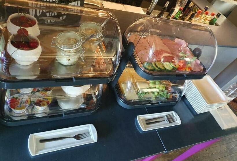 酒店 Rheinblick Hattenheim Boutique Art Gästehaus