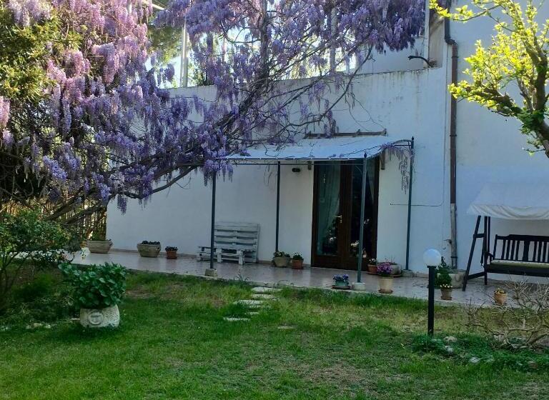 בית מלון כפרי B&b Apricot