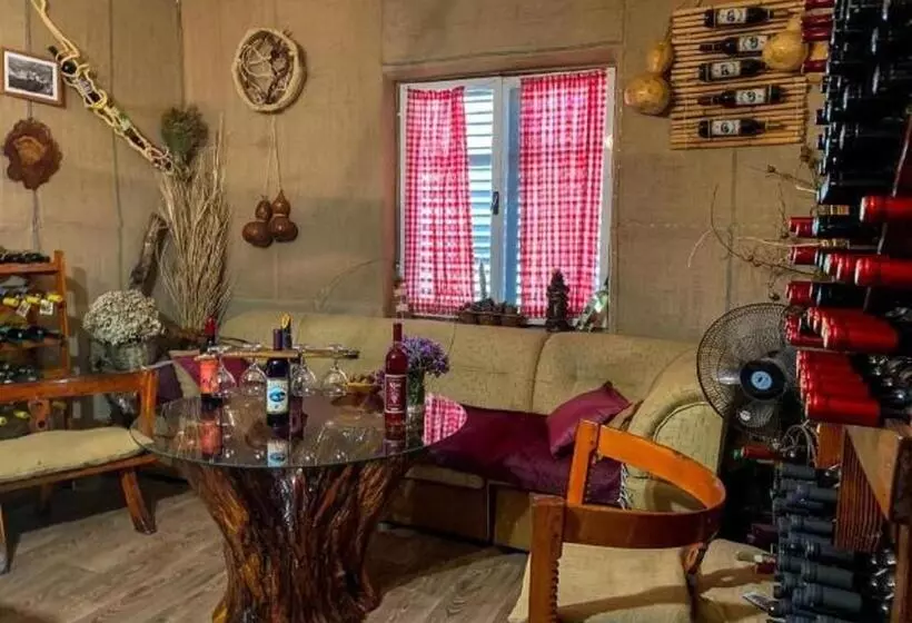 هتل Etno House Mira