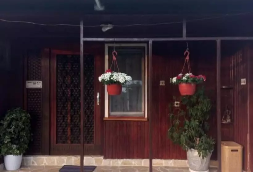 هتل Etno House Mira