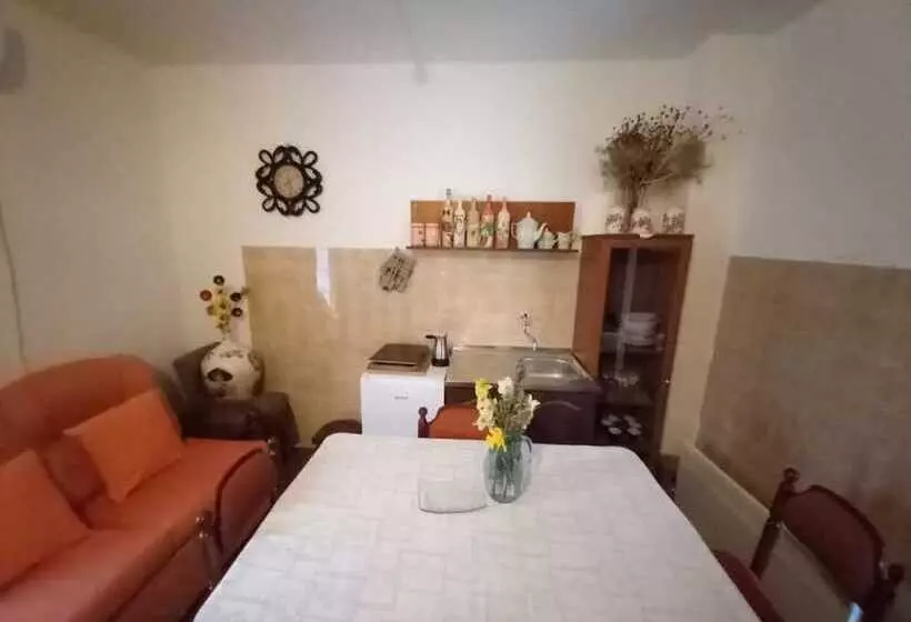 هتل Etno House Mira