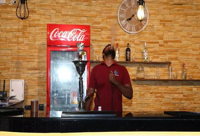 Hotelli Fresh Wave Mirissa   Beach Front