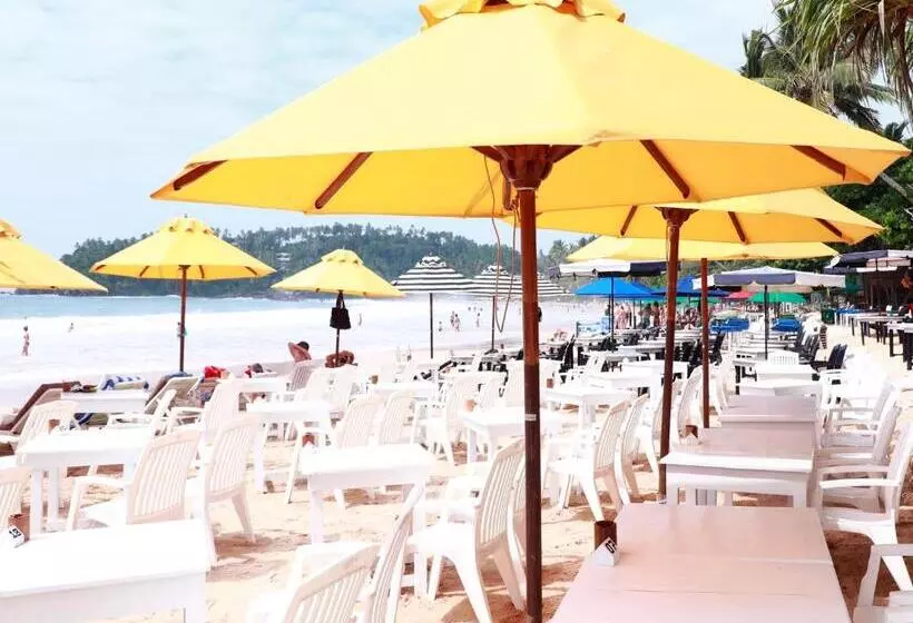 Hotelli Fresh Wave Mirissa   Beach Front