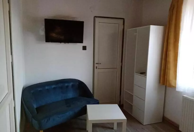 ペンション Parti Sétány Vendégház
