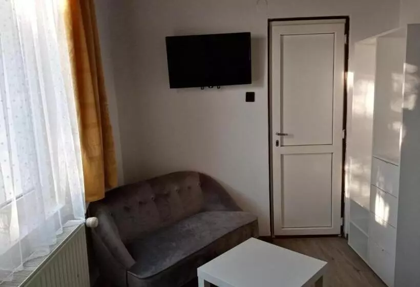 ペンション Parti Sétány Vendégház