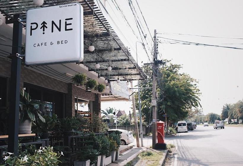 ペンション Pine Cafe &bed