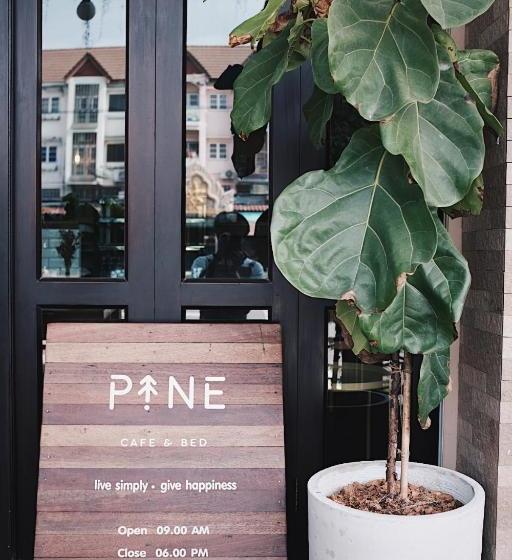 ペンション Pine Cafe &bed