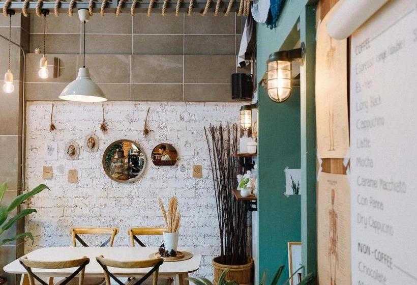 ペンション Pine Cafe &bed