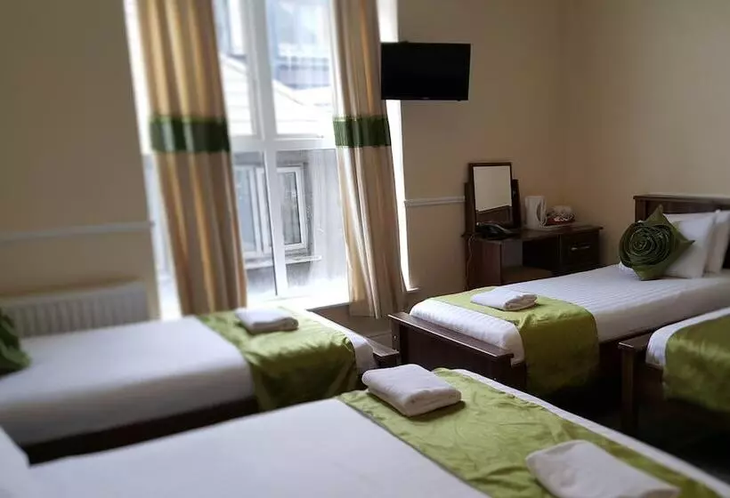 Hazelbrook House B&b