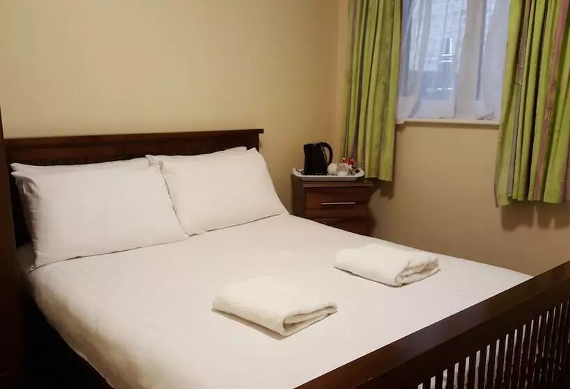 Hazelbrook House B&b