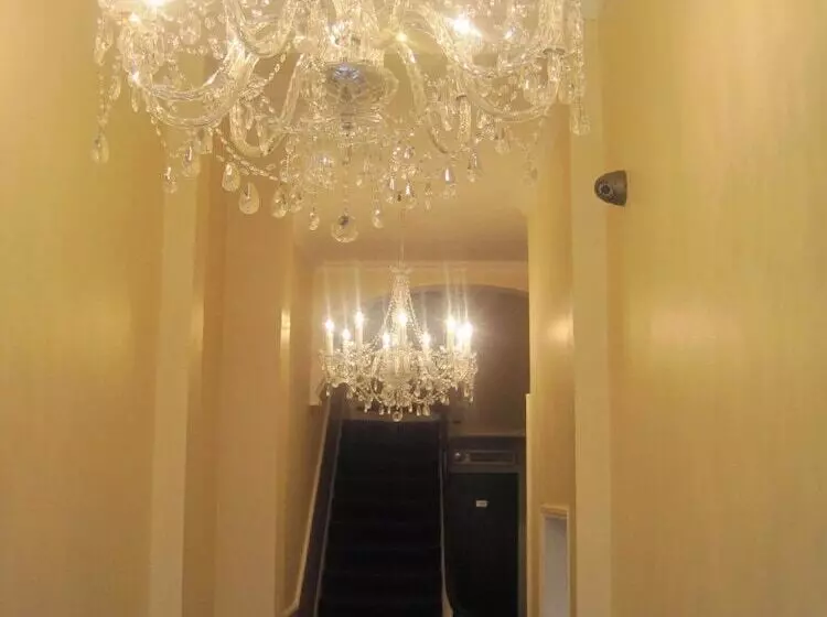 酒店 Aaraya London