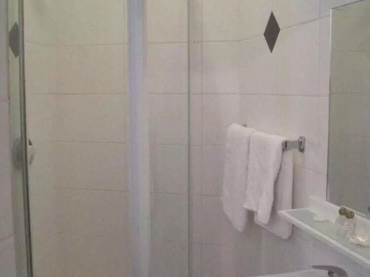 酒店 Aaraya London