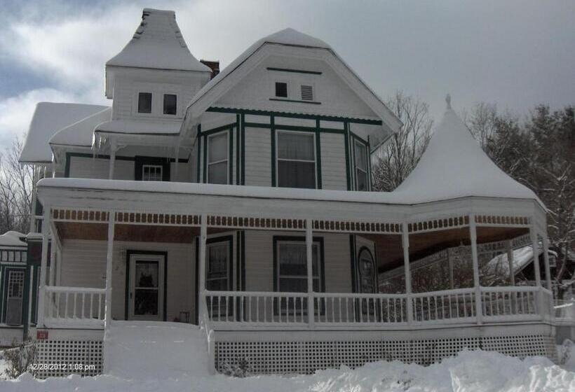 בית מלון כפרי Antique Rose Inn Windham