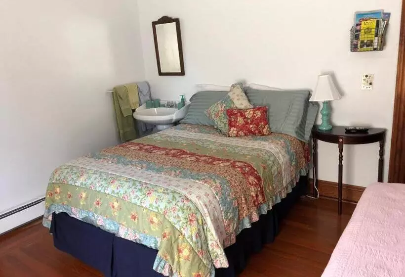 בית מלון כפרי Antique Rose Inn Windham