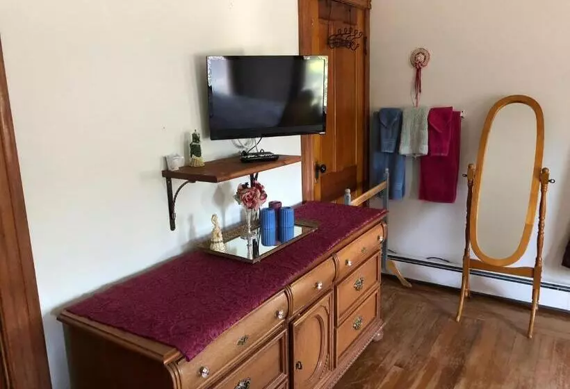 בית מלון כפרי Antique Rose Inn Windham