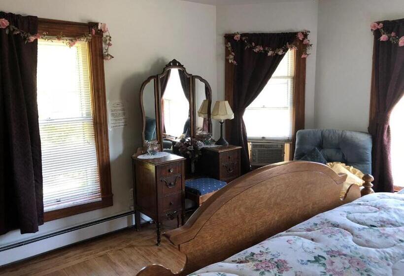 בית מלון כפרי Antique Rose Inn Windham