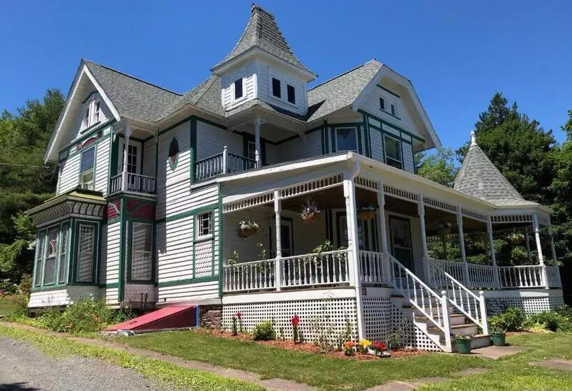 בית מלון כפרי Antique Rose Inn Windham