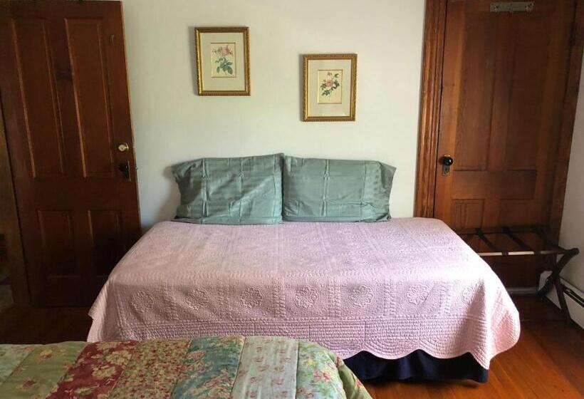 בית מלון כפרי Antique Rose Inn Windham