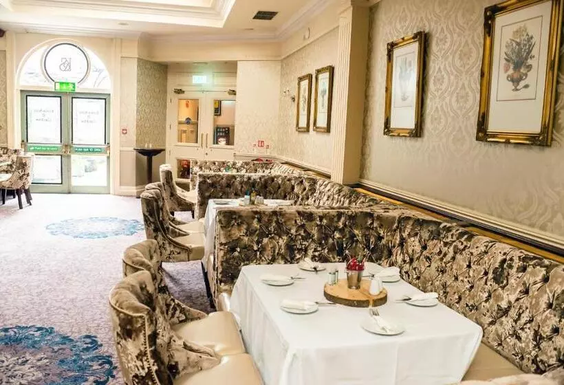 酒店 Headfort Arms