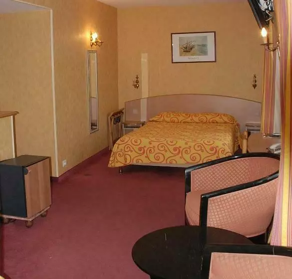 ホテル Transcontinental