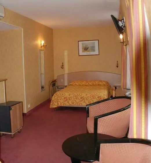 ホテル Transcontinental