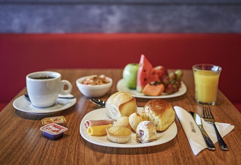 هتل Ibis Barcelona Mollet