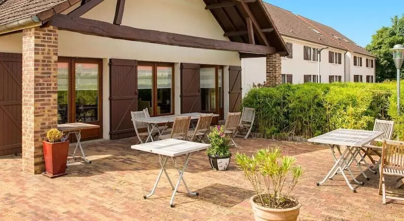 ホテル Kyriad Montargis Amilly