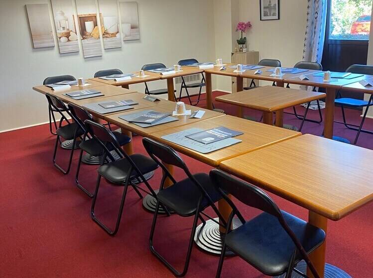 Otel Kyriad Montargis Amilly