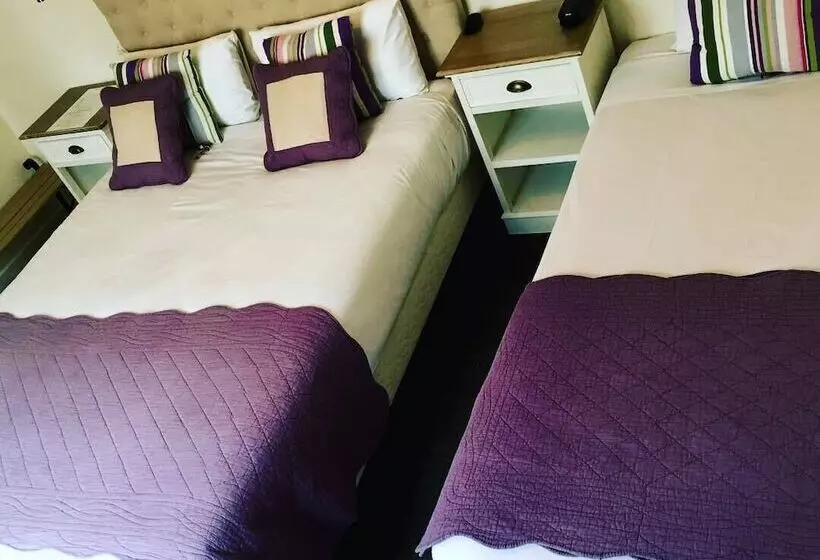 호텔 Logis Hôtel Louise De Savoie