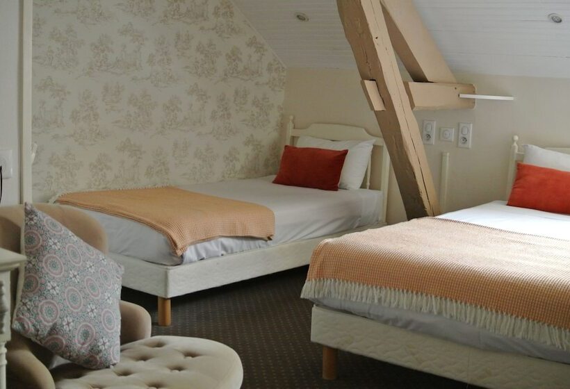 هتل Logis Hôtel Louise De Savoie