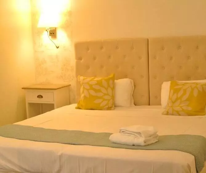 호텔 Logis Hôtel Louise De Savoie