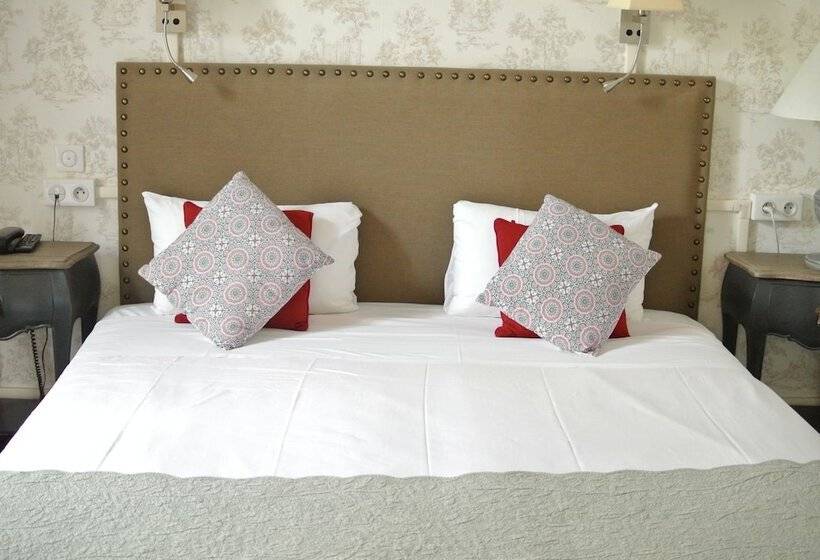 هتل Logis Hôtel Louise De Savoie