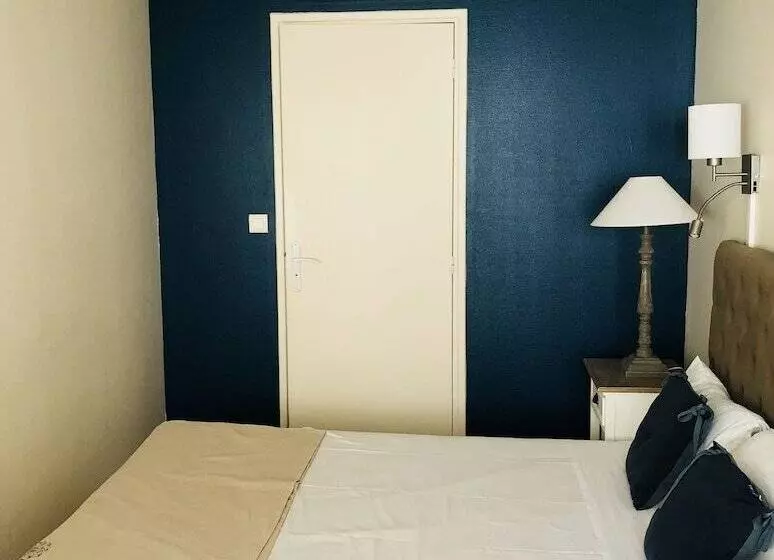 호텔 Logis Hôtel Louise De Savoie