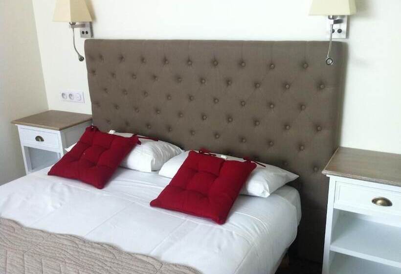 هتل Logis Hôtel Louise De Savoie